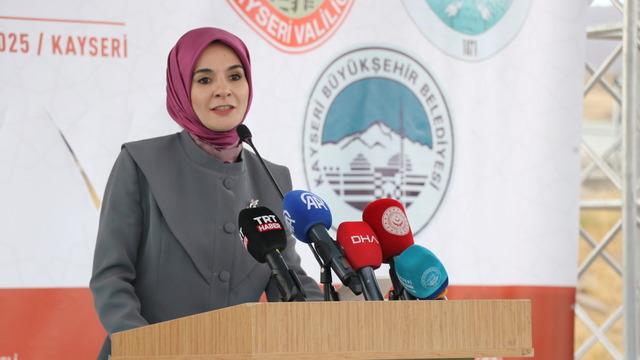 Bakan Göktaş: Yaşlılarımızın bilgi birikimi sadece geçmişin değil, geleceğin de ışığıdır