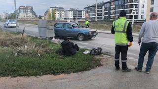 Kütahya'da ehliyetsiz sürücü kaza yaptı: 2 kişi yaralandı
