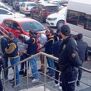 Emekli madenciyi 2,5 milyon lira dolandıran 5 şüpheli tutuklandı