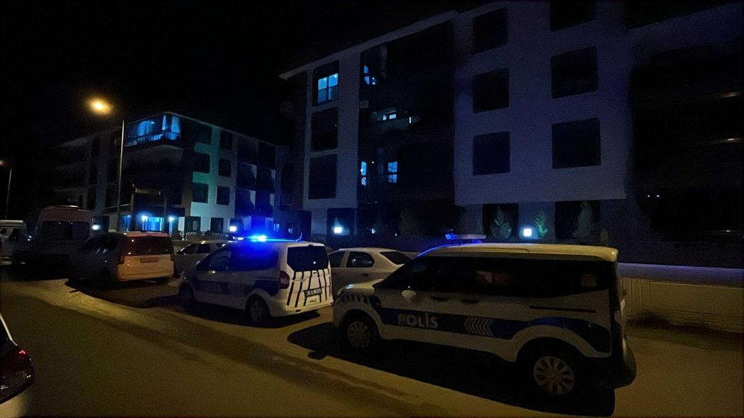 İzmir de aile katliamı! Anne, baba ve oğulları tabancayla öldürülmüş halde bulundu 2
