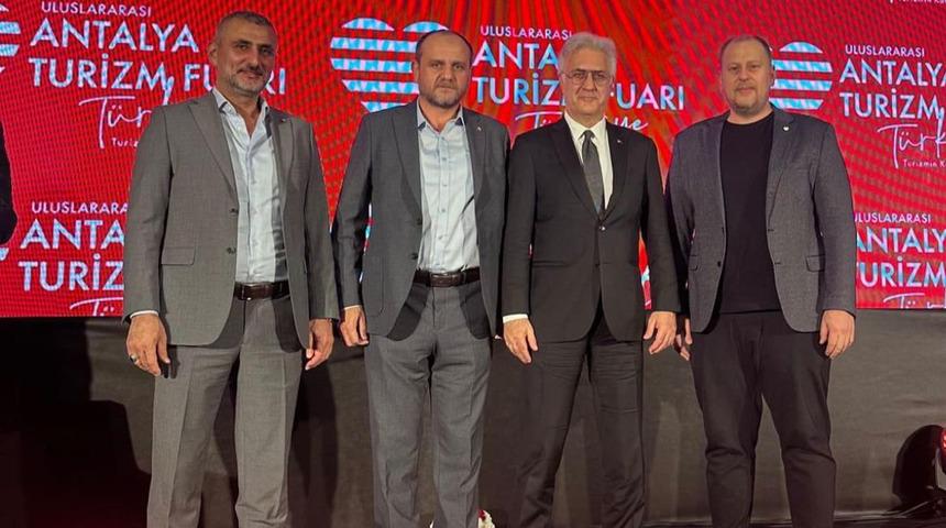 DTSO Turizm komisyonu Başkanı Ümit Yıldırım Antalya’da Tamer Karadağlı ile görüştü