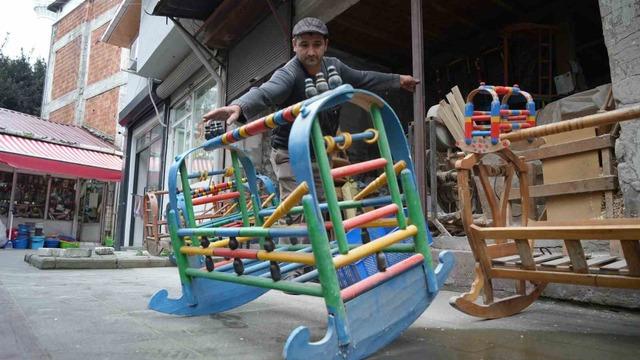 Ahşap beşiğin modern beşiklere direnişi