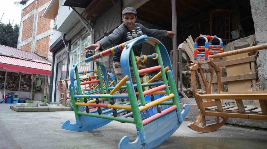 Ahşap beşiğin modern beşiklere direnişi