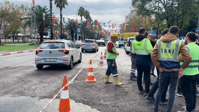 Vatan Caddesi’nde çöken yol toprakla doldurularak trafiğe açıldı