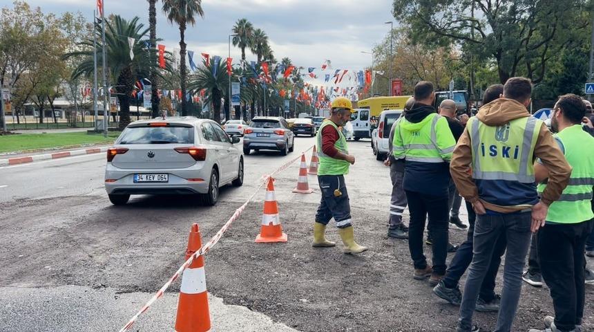 Vatan Caddesi’nde çöken yol toprakla doldurularak trafiğe açıldı