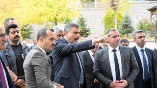 İspir’deki heyelan bölgesine kaya tahkimatı  yapılıyor