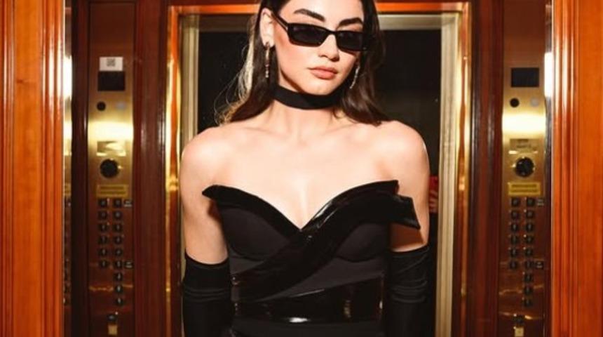 Kuruluş Osman'ın Bala Hatun'u &Ouml;zge T&ouml;rer davette ortaya &ccedil;ıktı! Pozlarına beğeni yağdı 