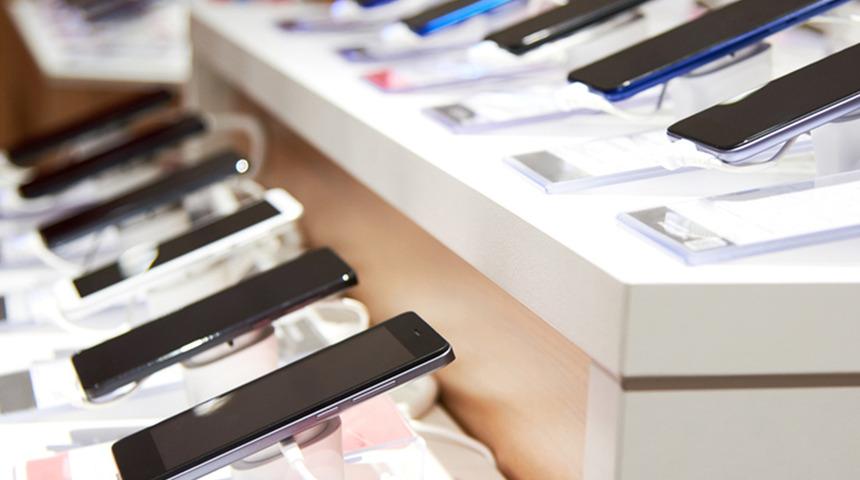 Kasım'da fiyat etiketleri değişecek! Vergi düzenlemesi sonrası en çok satan telefon modellerine indirim bekleniyor