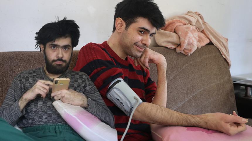 3 yıl sonra duş alıp, tıraş olan Barış'a teşhis konuldu! Hastalığı ortaya &ccedil;ıktı