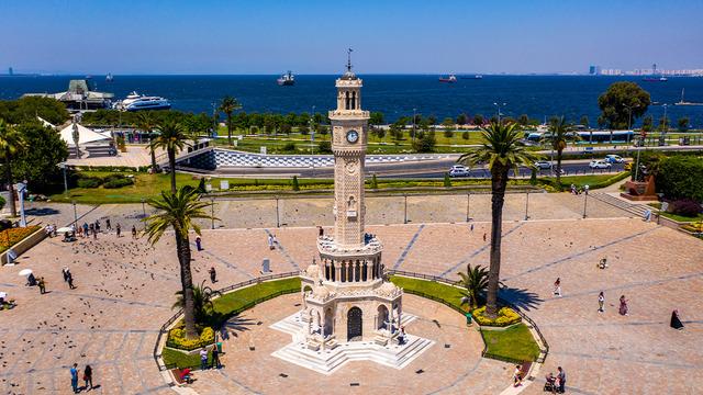 Sanatın kalbi bu kez Ege’de atıyor: İzmir kültür yolu festivali başladı!