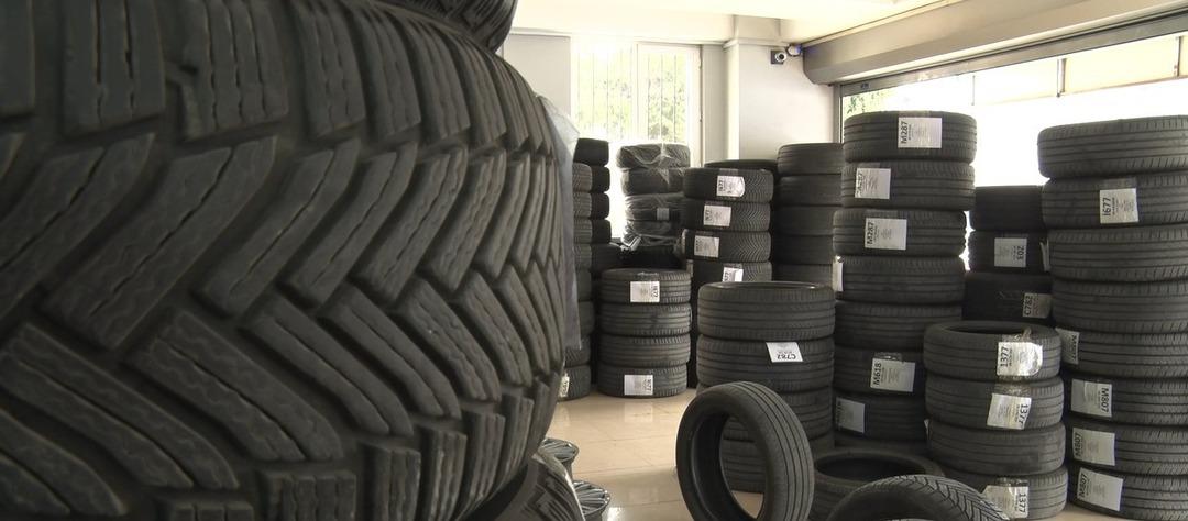 15 Kasım da başlıyor!  Tarihine dikkat  denmişti ama  10 yıl ömrü var  Kış lastiği taktıracaklar  Beklemeyin  3