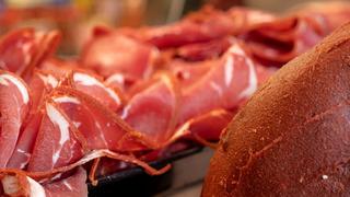 ‘Hemen yasaklansın’ çağrısı: Pastırma ve işlenmiş etlerde görünmeyen tehlike! 50 bin kanser vakasıyla bağlantılı! Tütünle aynı kategoride...