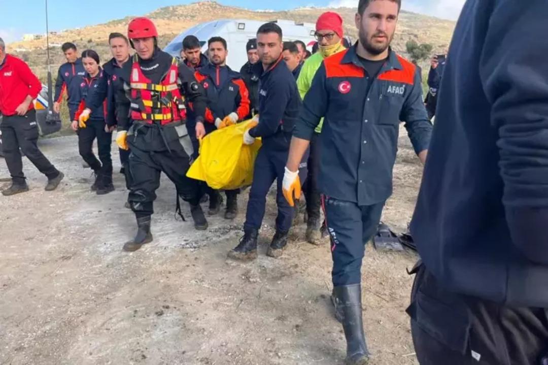 Selde kaybolan Bülent Kaptanoğlu nun cansız bedeni bulundu! Aracının sele kapıldığı anlar kamerada 3