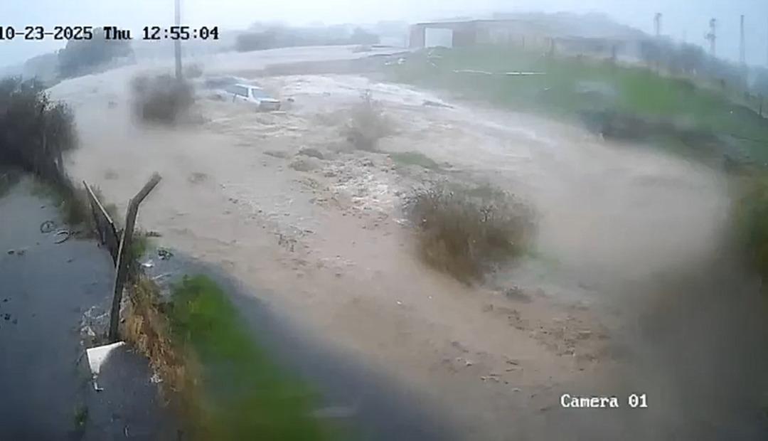 Selde kaybolan Bülent Kaptanoğlu nun cansız bedeni bulundu! Aracının sele kapıldığı anlar kamerada 4