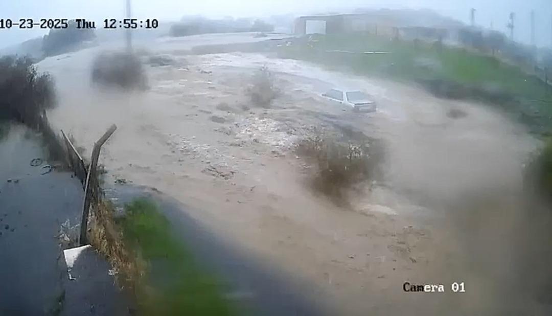 Selde kaybolan Bülent Kaptanoğlu nun cansız bedeni bulundu! Aracının sele kapıldığı anlar kamerada 6