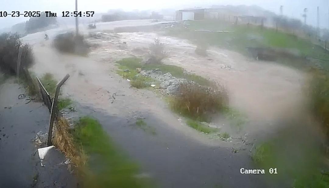 Selde kaybolan Bülent Kaptanoğlu nun cansız bedeni bulundu! Aracının sele kapıldığı anlar kamerada 5
