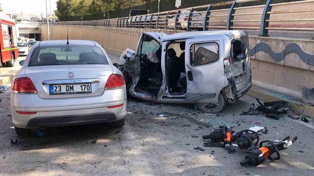 Elazığ’da zincirleme trafik kazası: 5 yaralı 3