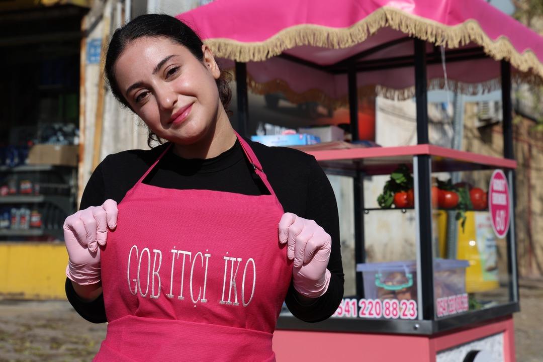 Genç girişimci pembe tezgahıyla sanayiye renk kattı: Gobit ekmeği satıyor... 1