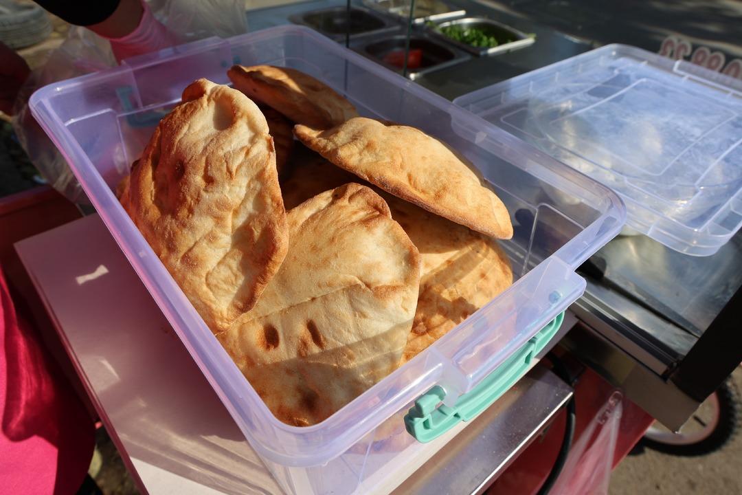 Genç girişimci pembe tezgahıyla sanayiye renk kattı: Gobit ekmeği satıyor... 12