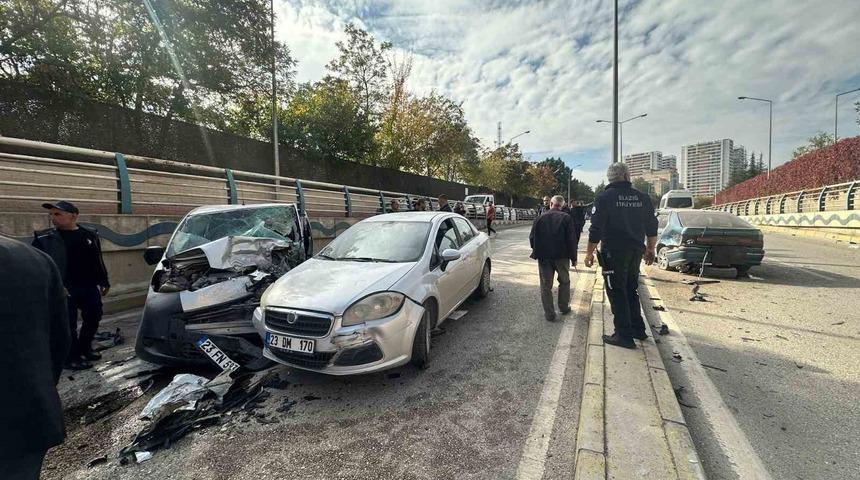 Elazığ’daki zincirleme trafik kazası: 1 ölü, 4 yaralı