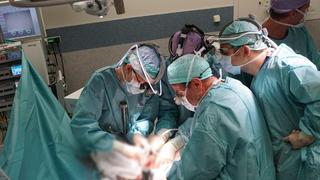 Organ naklinde Türk cerrahların başarısı! Türkiye Hollanda'ya ilham oldu