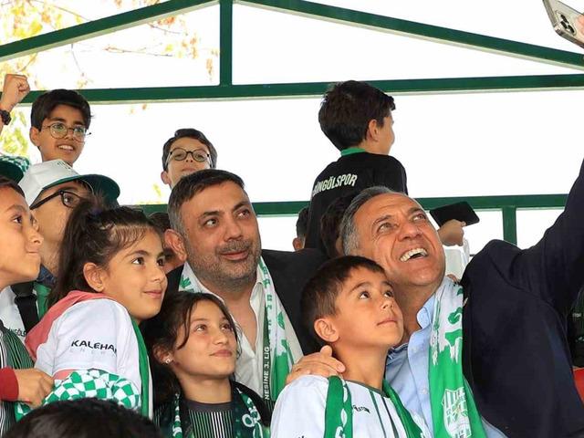 Bingöl’de 750 öğrenciye forma desteği