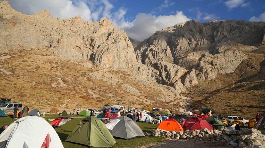 Cumhuriyet’in 102. yılında dağcılar, Emler Zirvesi’nde buluşacak