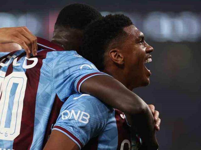 Trabzonspor şampiyonluğa oynuyor! Galatasaray ile puan farkı maç fazlasıyla 2'ye düştü