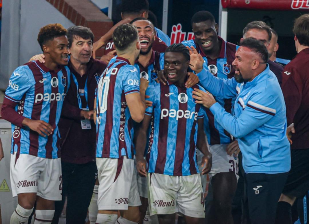 Trabzonspor şampiyonluğa oynuyor! Galatasaray ile puan farkı maç fazlasıyla 2 ye düştü 1