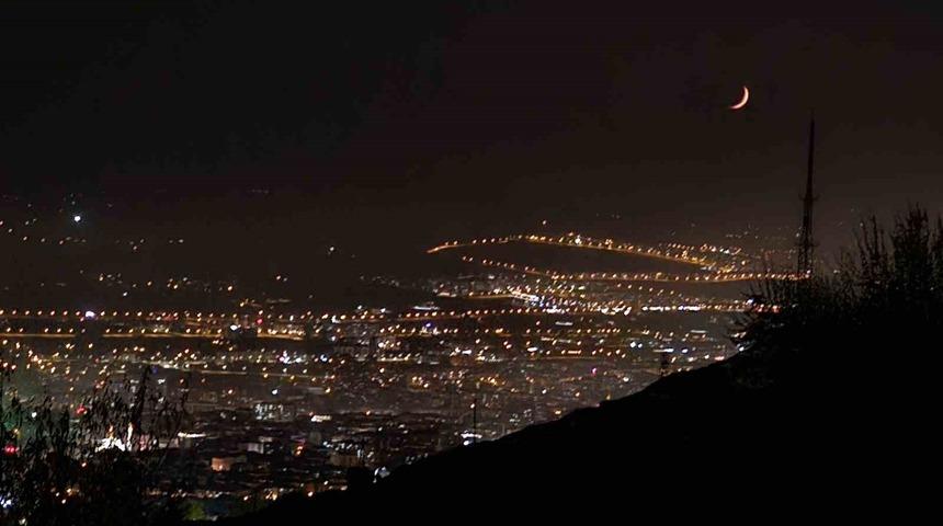 Elazığ’da hilal ay hayran bıraktı