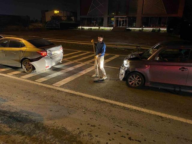 İnegöl’de zincirleme kaza : 1’i çocuk 5 yaralı 2