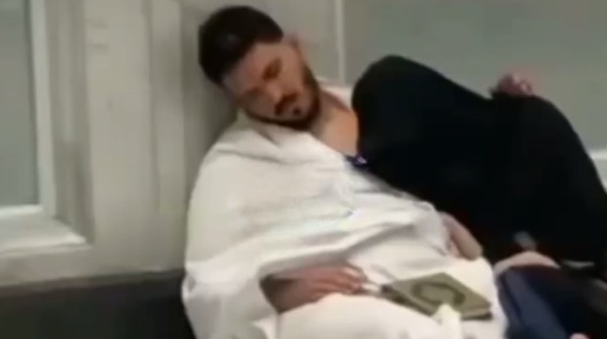 Tolgahan Sayışman umreye gitti! Fotoğraf g&uuml;ndem olunca ger&ccedil;eği a&ccedil;ıkladı