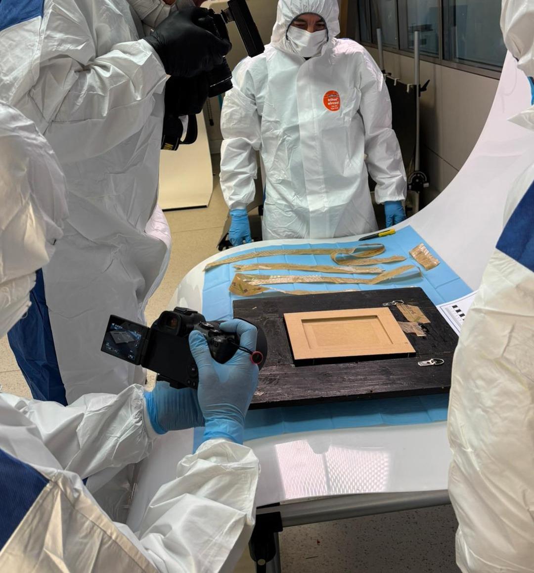 &Uuml;nl&uuml; ressamın tablosu g&uuml;nlerdir kayıptı... Picasso nun &uuml;nl&uuml; eseri bulundu! 1