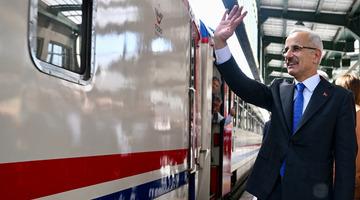 Bilet satışları yarın başlıyor! Turistik Doğu Ekspresi yeni sezona hazır, Bakan Uraloğlu 'Türkiye'nin en özel turizm markalarından' diyerek duyurdu