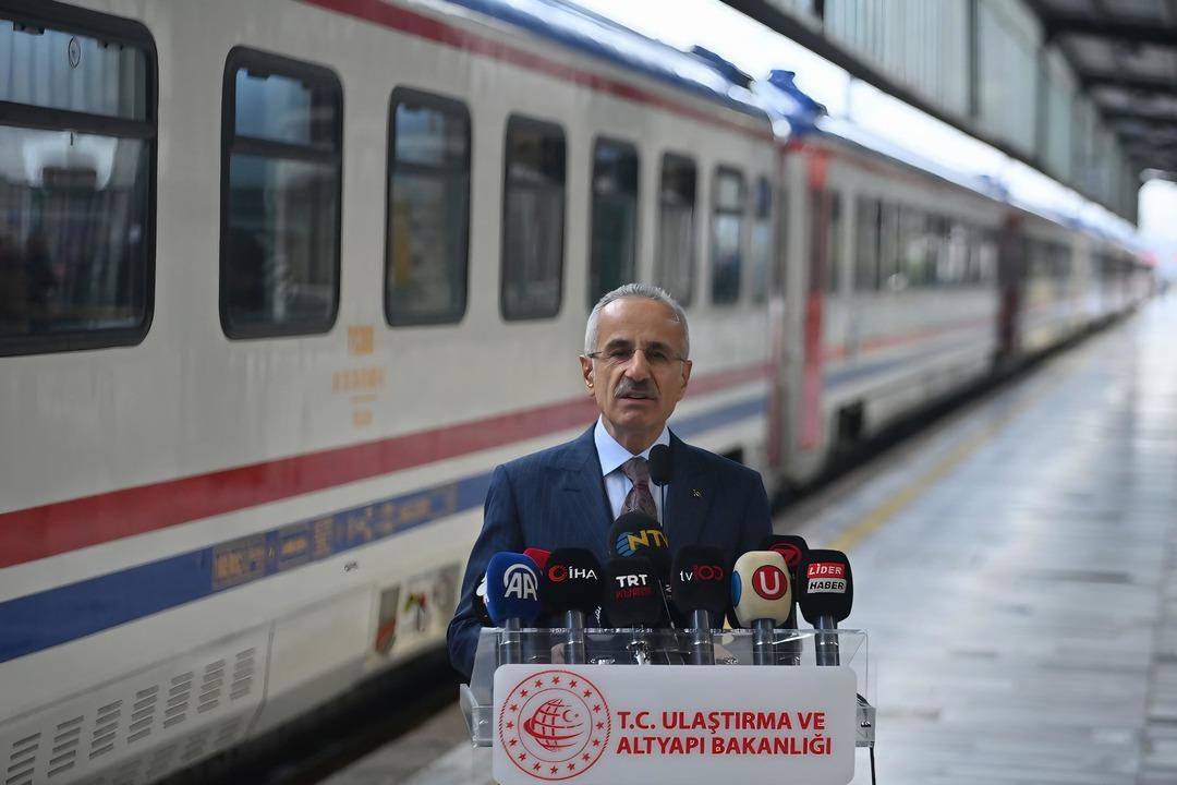 Bilet satışları yarın başlıyor! Turistik Doğu Ekspresi yeni sezona hazır, Bakan Uraloğlu  Türkiye nin en özel turizm markalarından  diyerek duyurdu 2