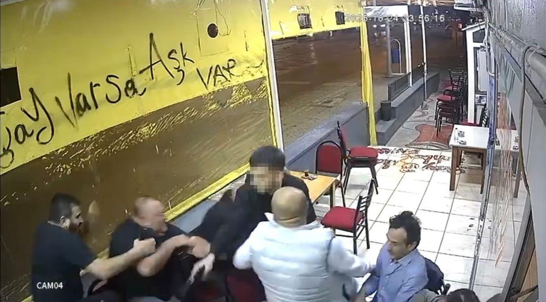 Kocaeli nde akılalmaz olay! Çay ocağında otururken silahlı saldırıya uğradı 1