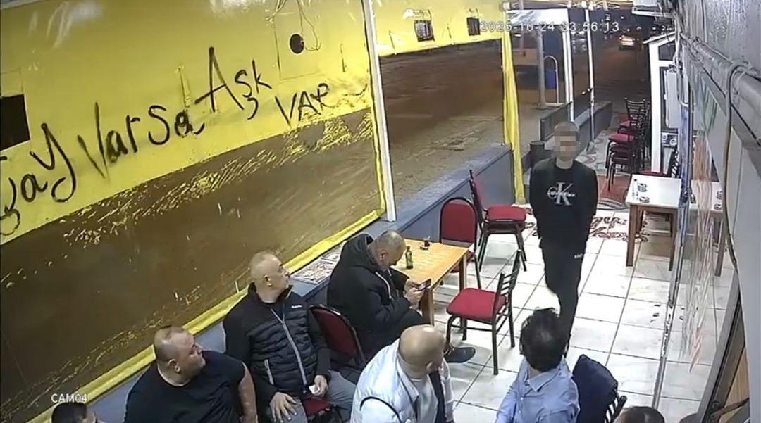 Kocaeli nde akılalmaz olay! Çay ocağında otururken silahlı saldırıya uğradı 2