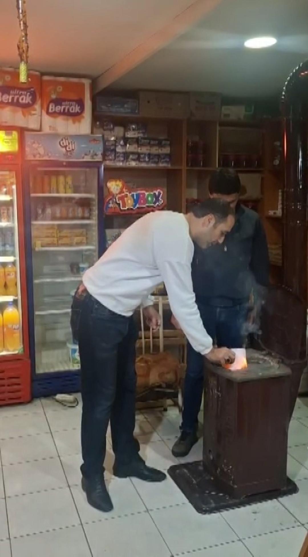 Mahallenin borcu bitti  Hepsini kapattı, defteri sobada yaktı  1 gün sonra aramaya başladılar  2