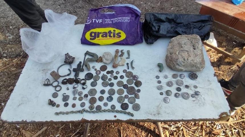 Adana’da kaçakçılık operasyonu: 18 gözaltı