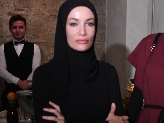 Davete katıldı! Eşiyle pozlarına beğeni yağdı