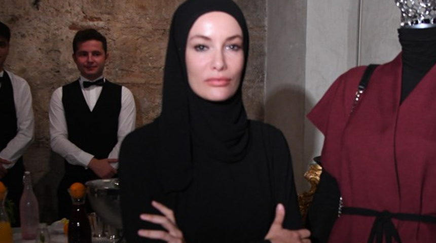 Gamze Özçelik davette! Eşiyle pozlarına beğeni yağdı