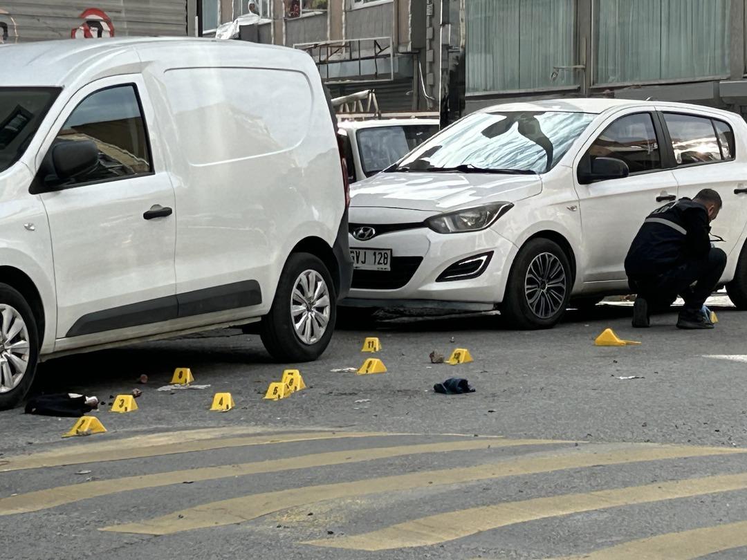 Sokak ortasında kurşun yağdırdı! İstanbul da eski sevgili dehşeti: Kadına 15 el ateş edip ka&ccedil;tı, korkun&ccedil; cinayet kameraya yansıdı 2