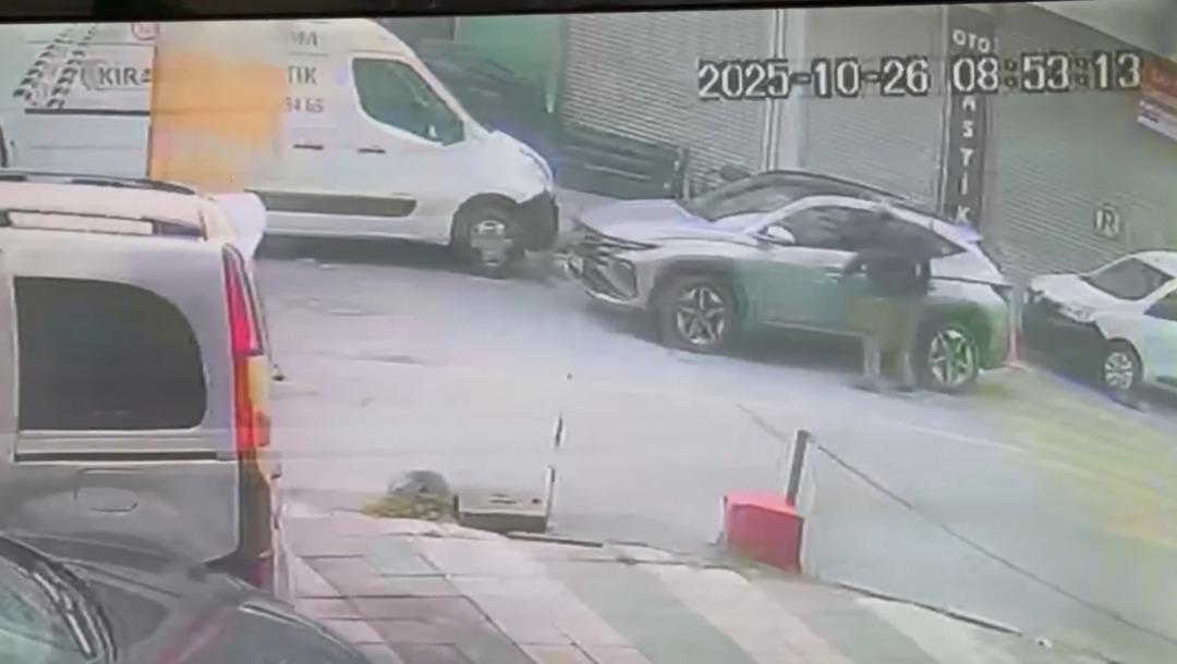 Sokak ortasında kurşun yağdırdı! İstanbul da eski sevgili dehşeti: Kadına 15 el ateş edip ka&ccedil;tı, korkun&ccedil; cinayet kameraya yansıdı 7