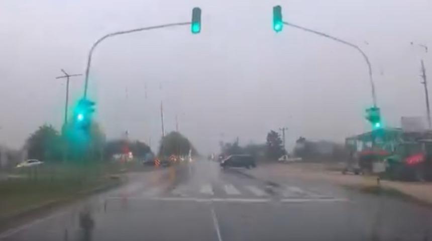 Bolu’da yağışlı havada kaza ucuz atlatıldı