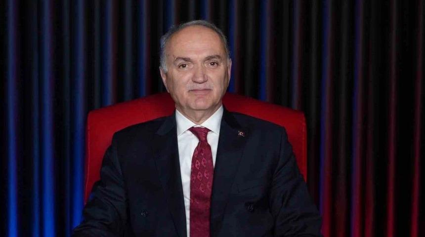 Başkan Özlü'den 'Cedidiye Kent Meydan' projesi açıklaması: "Kamu zararı değil, kamu yararı var"