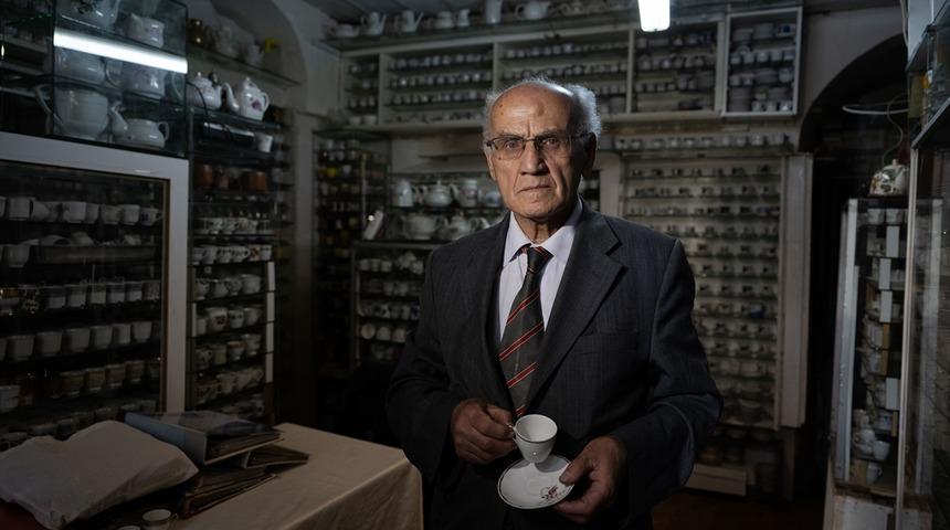 Bitpazarlarından topladığı 5 binden fazla kahve fincanıyla koleksiyon yaptı