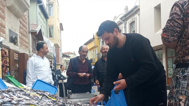 50 TL'ye düştü, poşet poşet aldılar 'Bu kadar ucuz görmedik! Fırsatı kaçırmadım'