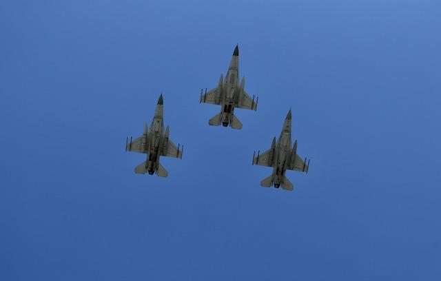 Fethiye de F-16 lardan nefes kesen gösteri uçuşu 4