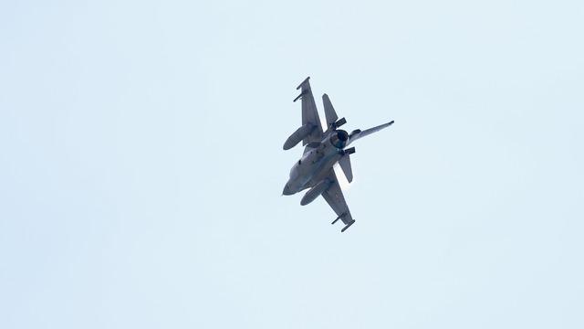 Fethiye'de F-16'lardan nefes kesen gösteri uçuşu