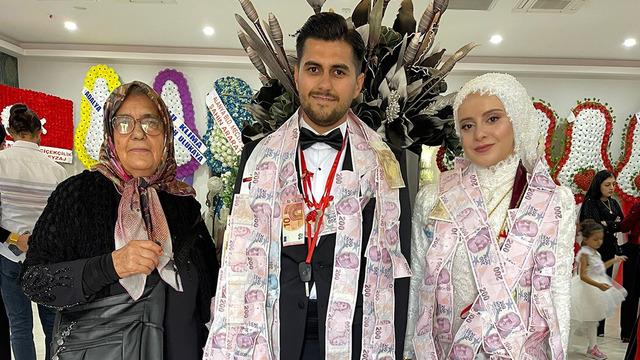 Yok böyle babaanne! Düğünde takı olarak ev, arsa ve son model araba taktı... 